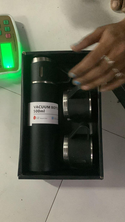 500 ML Double Wall Stainless Steel Thermo Vacuum Insulated Bottle with Two Cups Hot & Cold